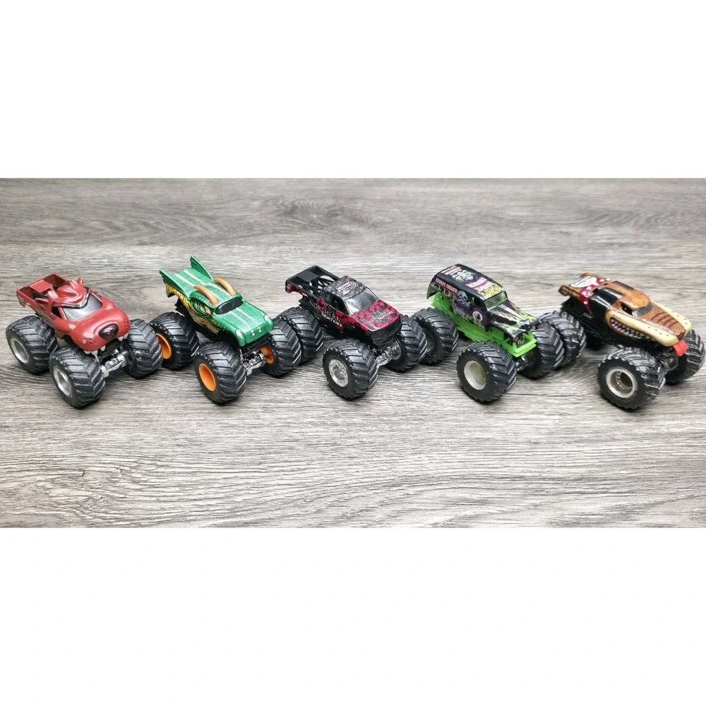Hot Wheels Monster Jam Trucks - Set Of 5 - Grave Digger, Taz,‎ Mutt, Reptile, +